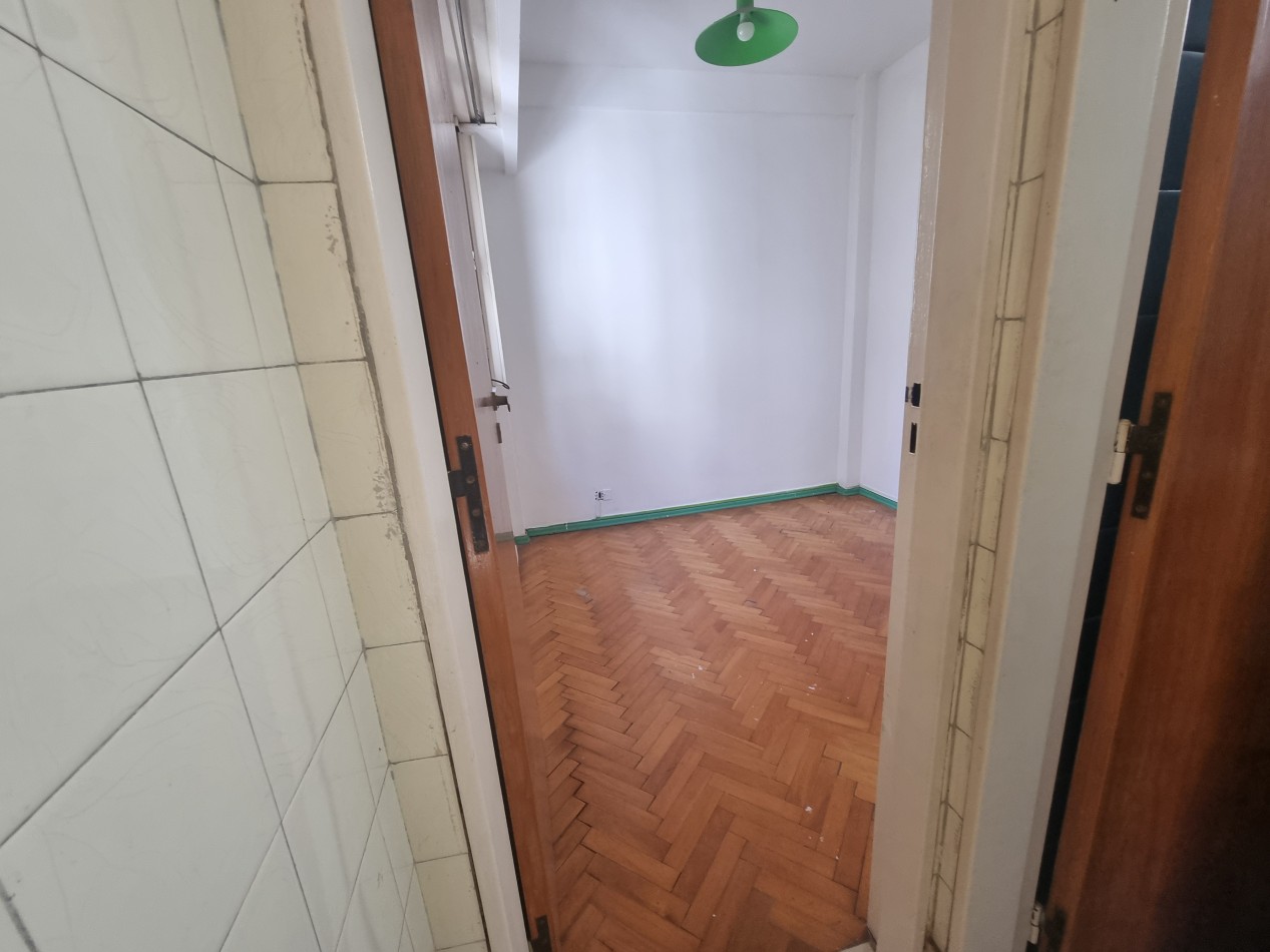 Diviino!! 3 ambientes hiper luminoso cocina enorme! bño toil lavadero a/prof