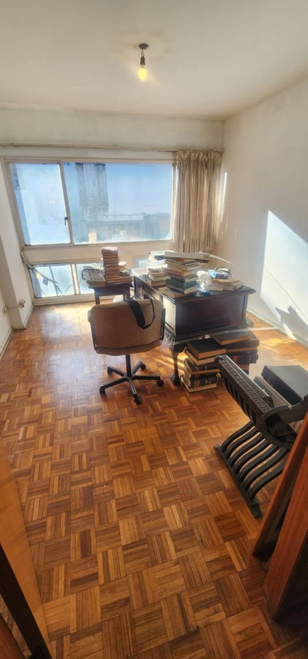 Excelente oficina Apto vivienda 2 ambientes c-frente a gran pulmon abierto de manzana muy luminoso