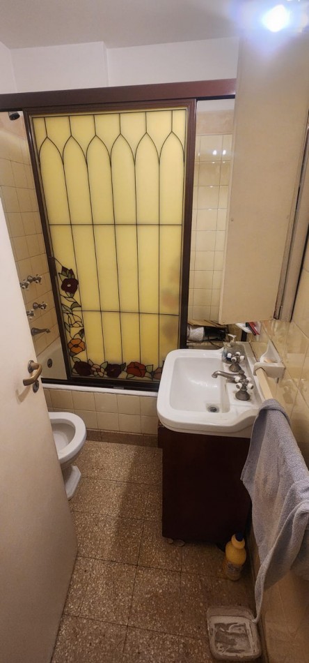 Excelente oficina Apto vivienda 2 ambientes c-frente a gran pulmon abierto de manzana muy luminoso