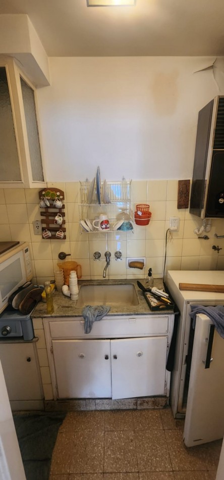 Excelente oficina Apto vivienda 2 ambientes c-frente a gran pulmon abierto de manzana muy luminoso