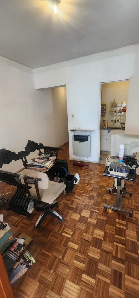 Excelente oficina Apto vivienda 2 ambientes c-frente a gran pulmon abierto de manzana muy luminoso