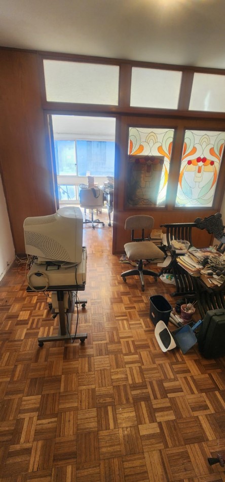 Excelente oficina Apto vivienda 2 ambientes c-frente a gran pulmon abierto de manzana muy luminoso