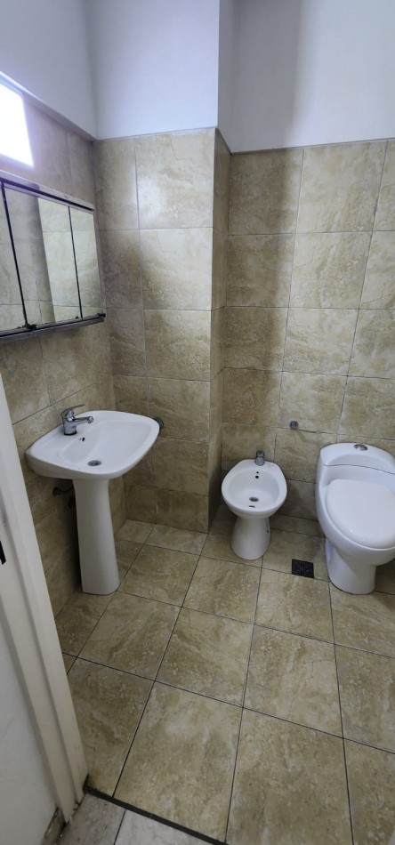 Dvino! 2 ambientes al frente con tremendo balcon terraza El precio INCLUYE EXPENSAS