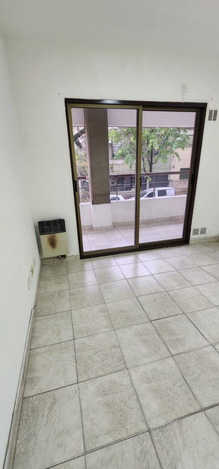 Dvino! 2 ambientes al frente con tremendo balcon terraza El precio INCLUYE EXPENSAS