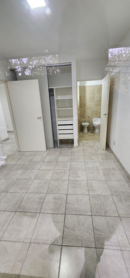 Dvino! 2 ambientes al frente con tremendo balcon terraza El precio INCLUYE EXPENSAS