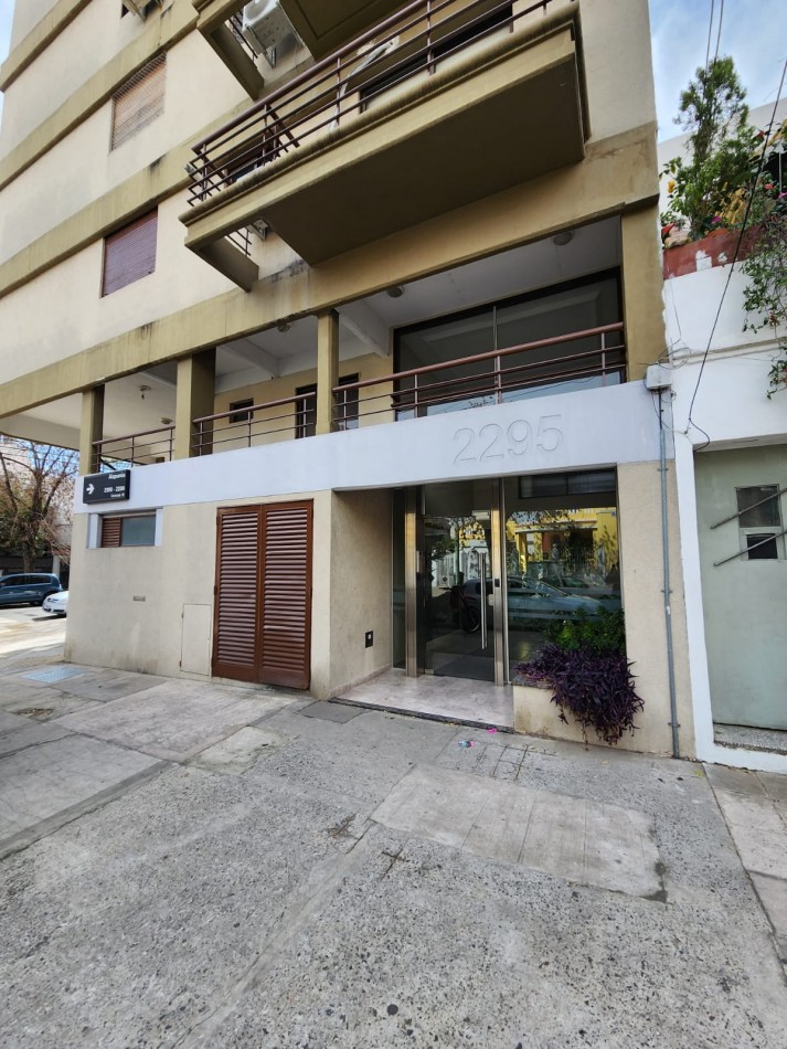 Dvino! 2 ambientes al frente con tremendo balcon terraza El precio INCLUYE EXPENSAS