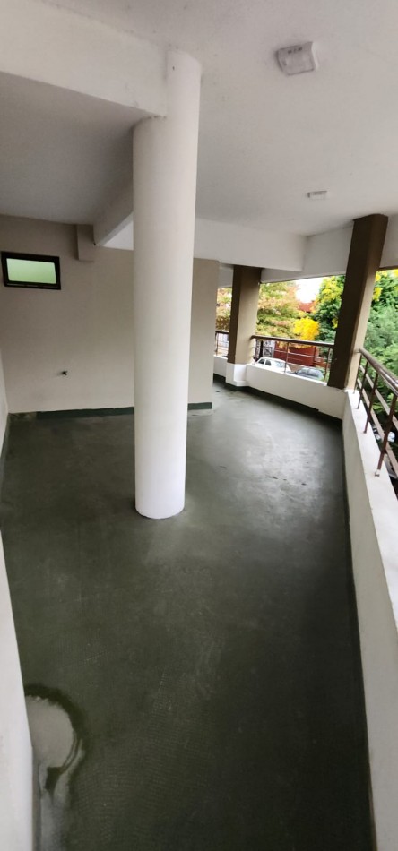 Dvino! 2 ambientes al frente con tremendo balcon terraza El precio INCLUYE EXPENSAS