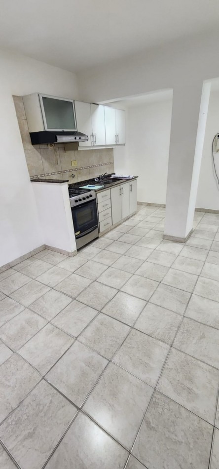 Dvino! 2 ambientes al frente con tremendo balcon terraza El precio INCLUYE EXPENSAS