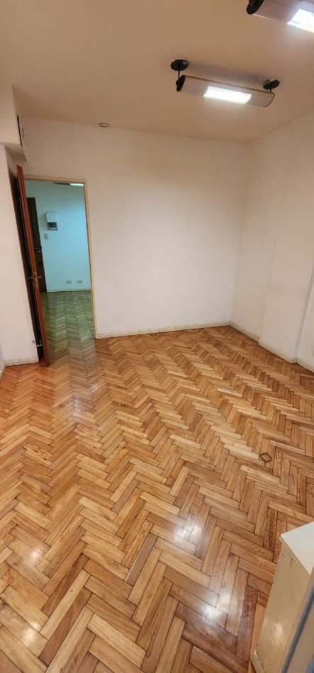 Diviiina! Oficina todo el piso planta libre al Frente 2 baños