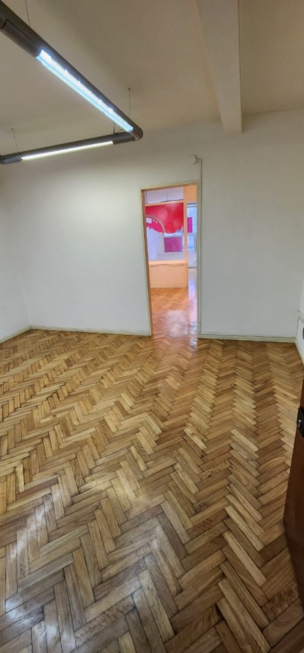 Diviiina! Oficina todo el piso planta libre al Frente 2 baños