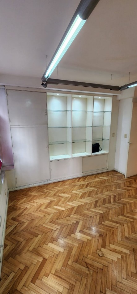 Diviiina! Oficina todo el piso planta libre al Frente 2 baños
