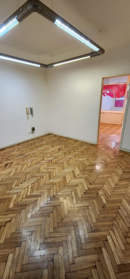 Diviiina! Oficina todo el piso planta libre al Frente 2 baños