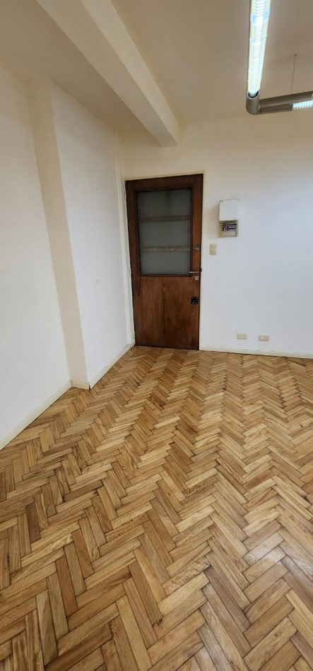 Diviiina! Oficina todo el piso planta libre al Frente 2 baños