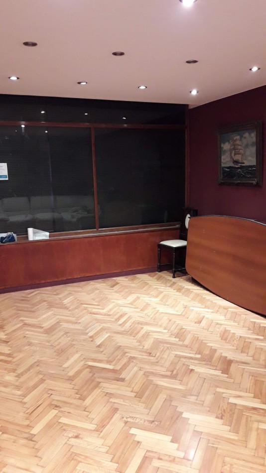 Diviiina! Oficina todo el piso planta libre al Frente 2 baños