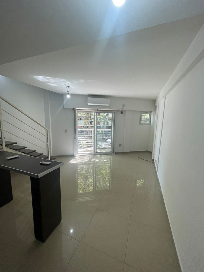 Divino Duplex!!! 2 ambientes frente c/balcon cerca subte B