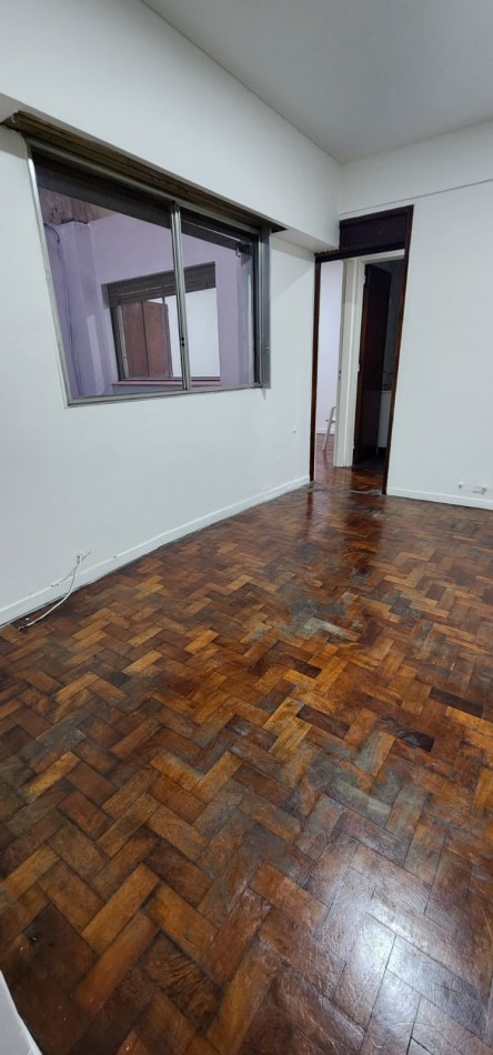 Amplio 3 ambientes cocina y baño a nuevo APTO PROFESIONAL