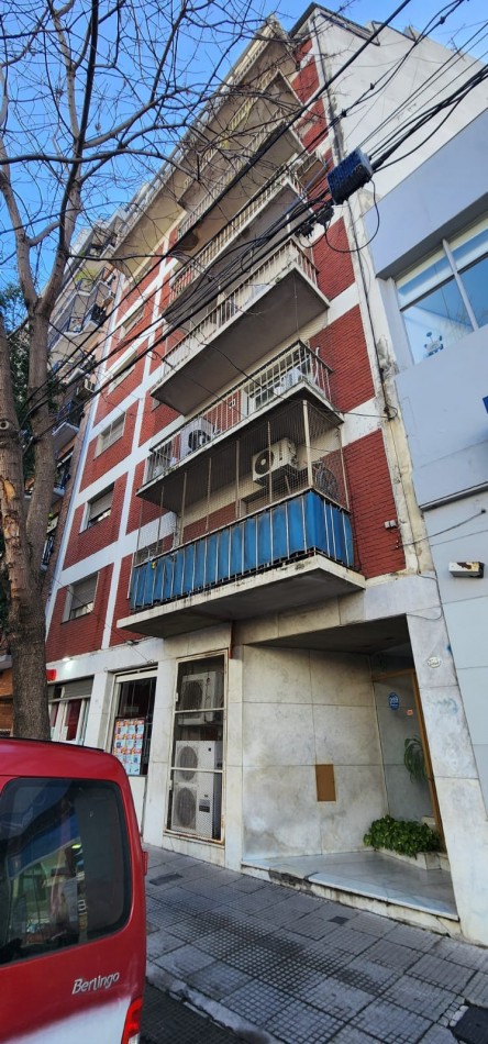 Amplio 3 ambientes cocina y baño a nuevo APTO PROFESIONAL