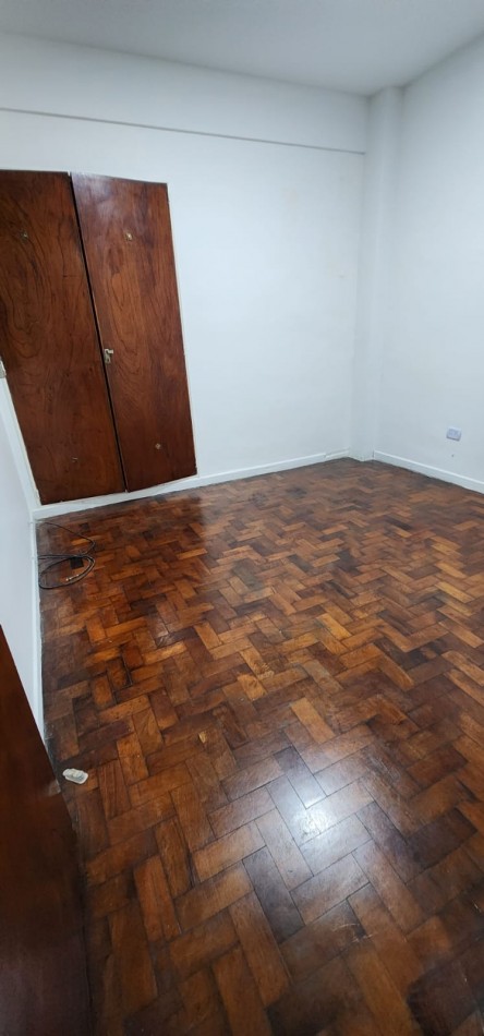 Amplio 3 ambientes cocina y baño a nuevo APTO PROFESIONAL
