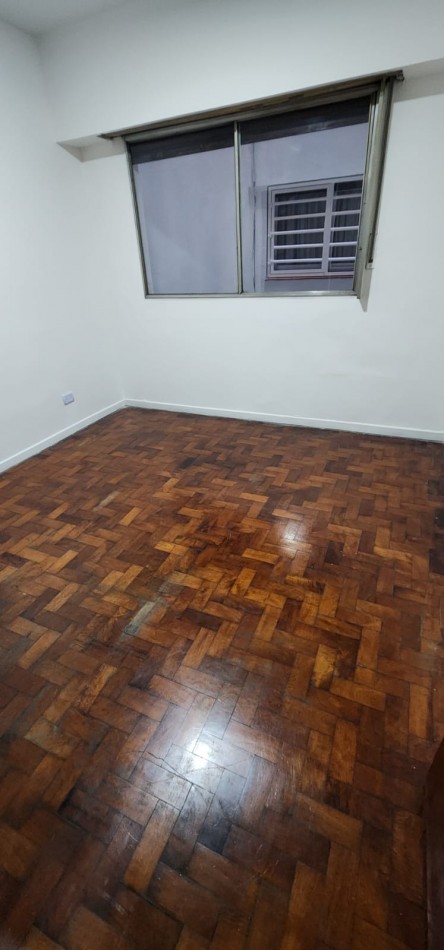 Amplio 3 ambientes cocina y baño a nuevo APTO PROFESIONAL