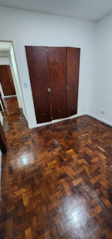 Amplio 3 ambientes cocina y baño a nuevo APTO PROFESIONAL
