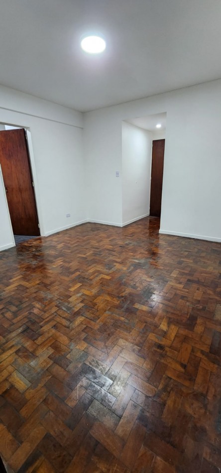 Amplio 3 ambientes cocina y baño a nuevo APTO PROFESIONAL