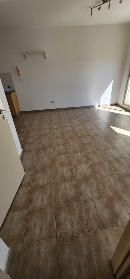 Diviino!!! 2 amb al Fte con bcon atza bño cocina c/lav piscina sum recien pintado