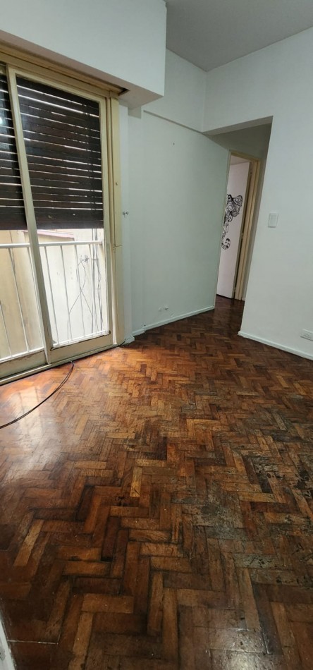Venta departamento 2 ambientes baño cocina pisos de parquet