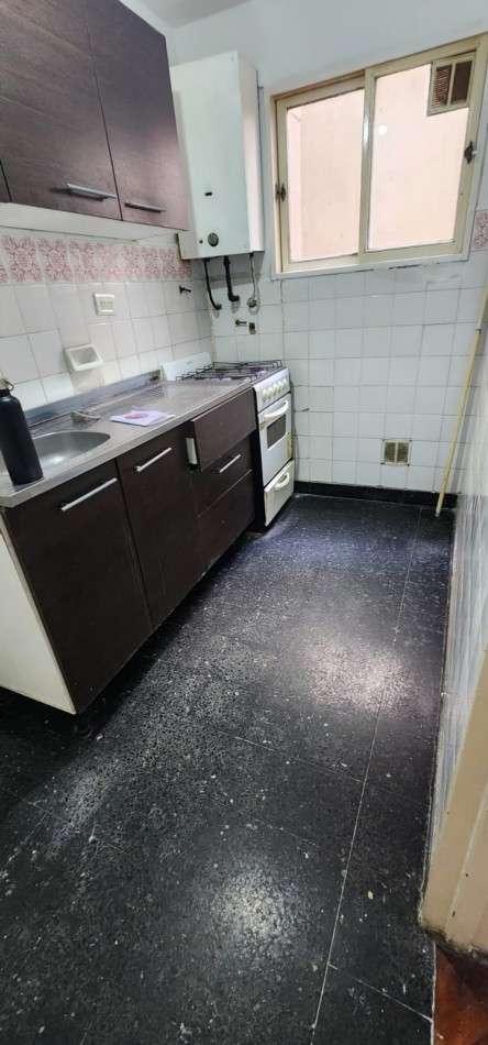 Venta departamento 2 ambientes baño cocina pisos de parquet