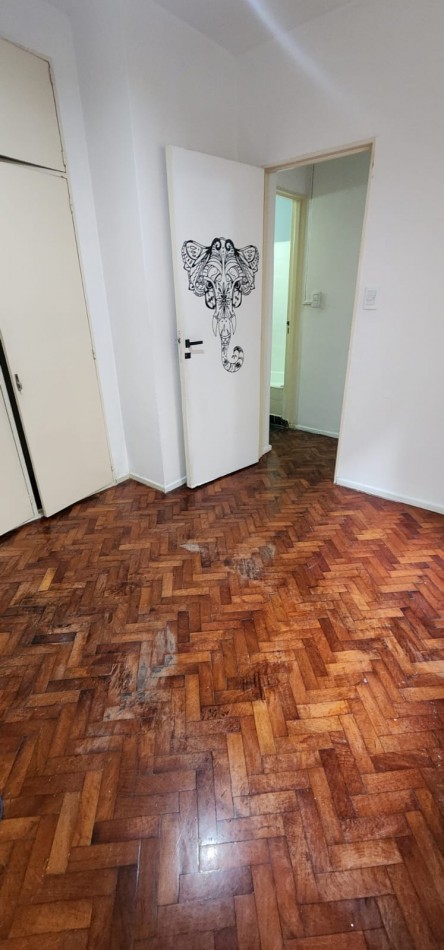 Venta departamento 2 ambientes baño cocina pisos de parquet