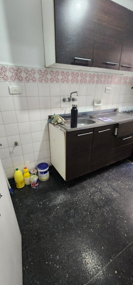 Venta departamento 2 ambientes baño cocina pisos de parquet