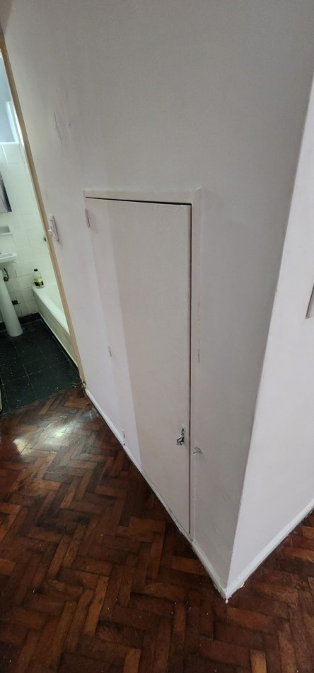Venta departamento 2 ambientes baño cocina pisos de parquet