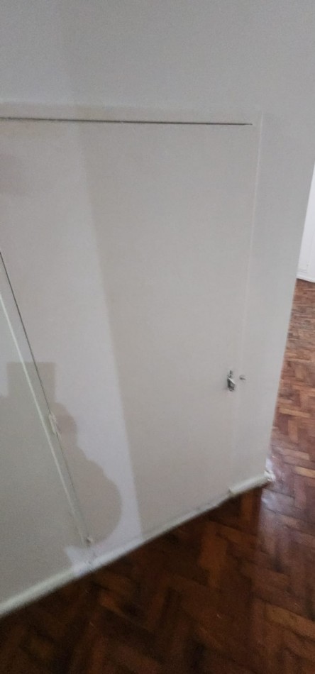 Venta departamento 2 ambientes baño cocina pisos de parquet