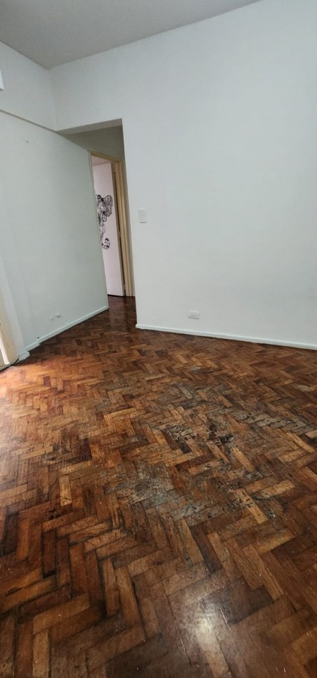 Venta departamento 2 ambientes baño cocina pisos de parquet