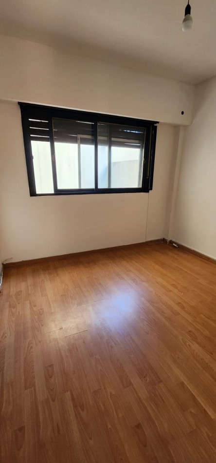 Divino!!! S/Piso 2 dormitorios living comedor Patio muy soleado!! cocina amplia con lavadero mts subte