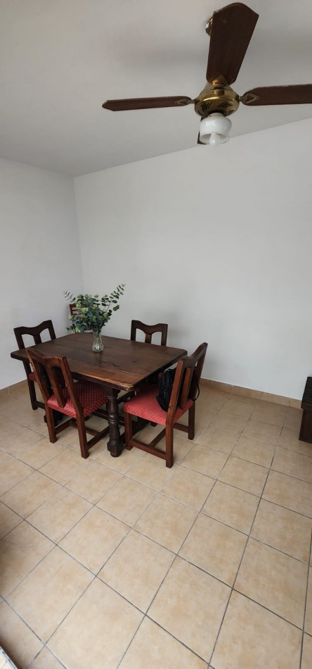 Extraordinaria PB a/prof c/fte 3 amb patio bño toil cocina c/pequeño offic lav impec estado