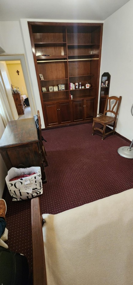 Extraordinaria PB a/prof c/fte 3 amb patio bño toil cocina c/pequeño offic lav impec estado