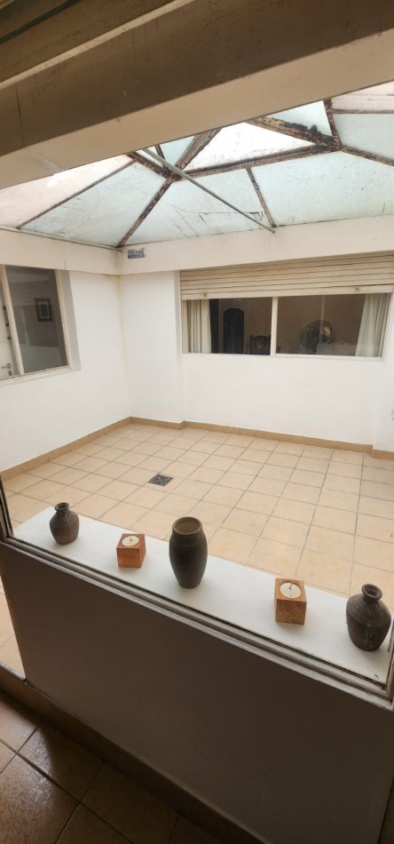 Extraordinaria PB a/prof c/fte 3 amb patio bño toil cocina c/pequeño offic lav impec estado