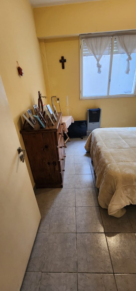 Extraordinaria PB a/prof c/fte 3 amb patio bño toil cocina c/pequeño offic lav impec estado