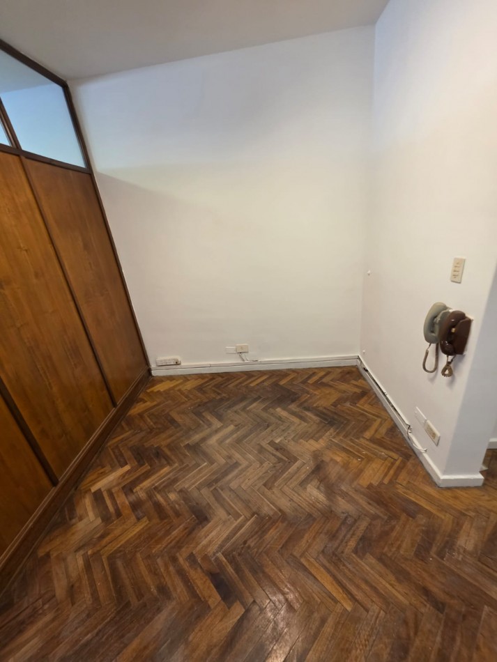 TRIBUNALES Oficina en venta semipiso al frente