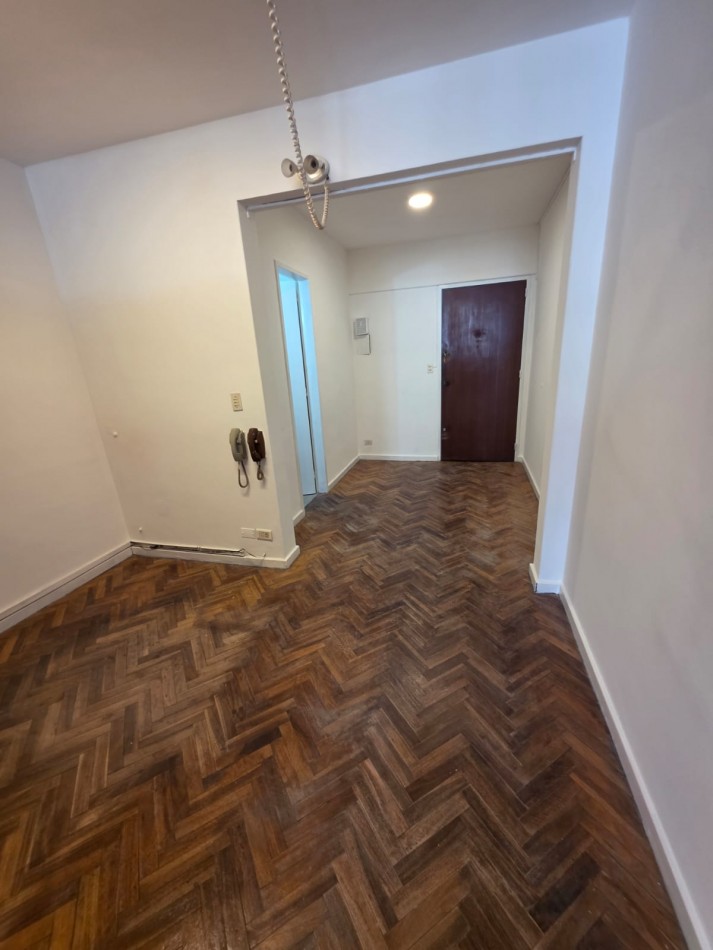 TRIBUNALES Oficina en venta semipiso al frente