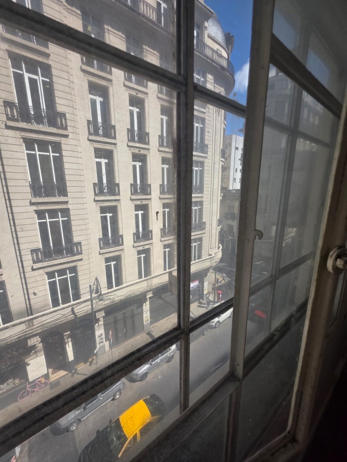 TRIBUNALES Oficina en venta semipiso al frente