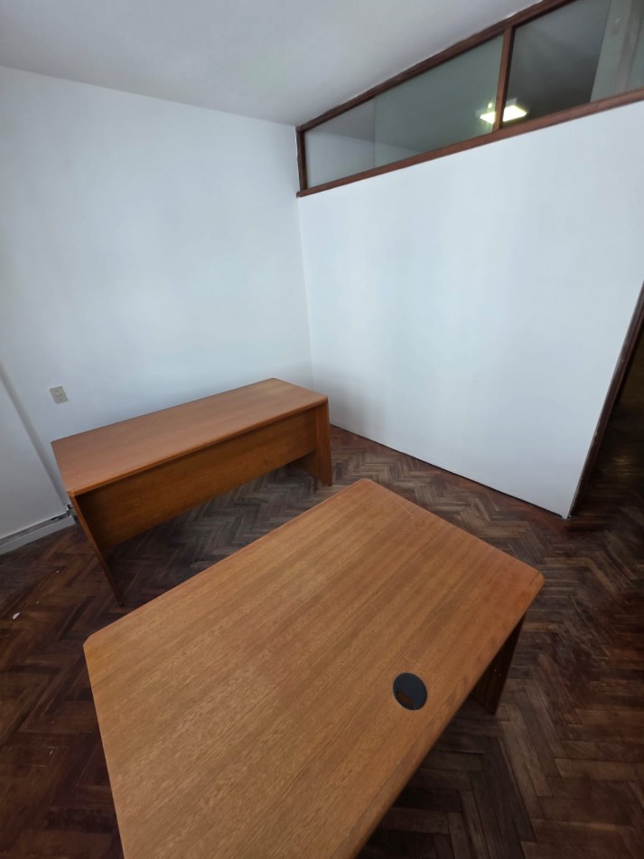 TRIBUNALES Oficina en venta semipiso al frente