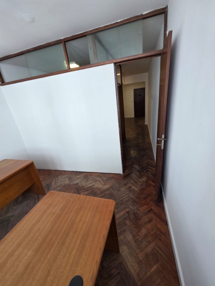 TRIBUNALES Oficina en venta semipiso al frente