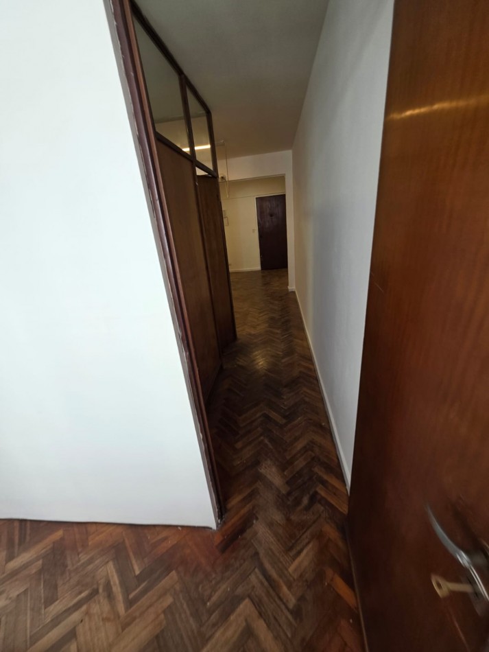 TRIBUNALES Oficina en venta semipiso al frente