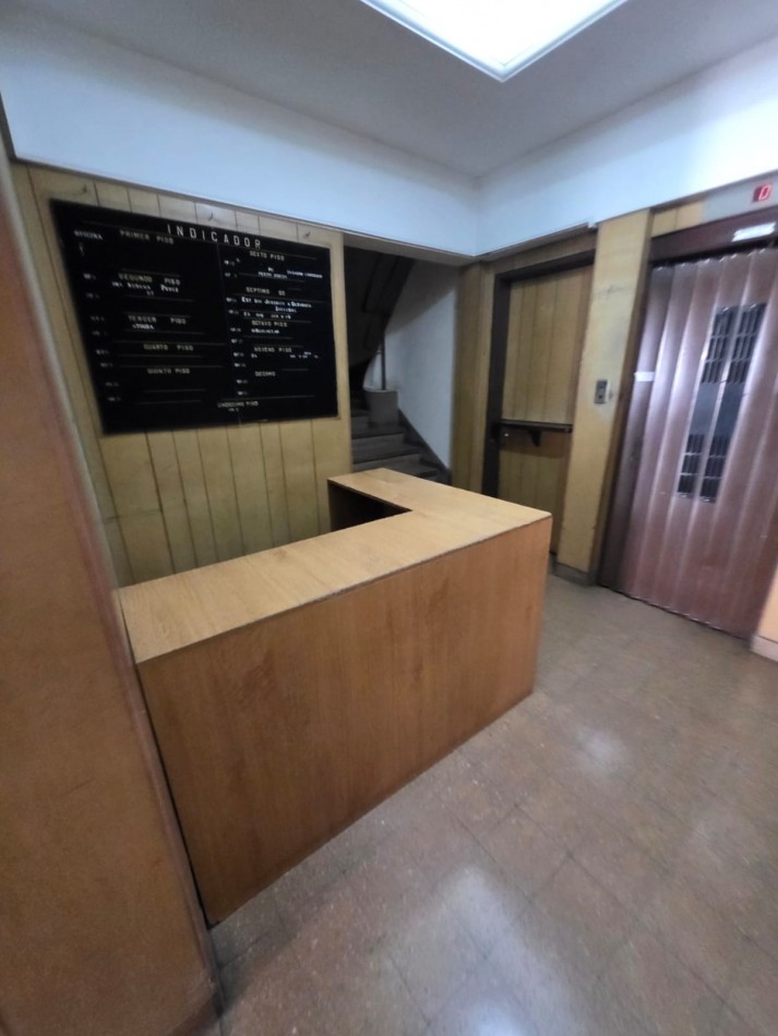 TRIBUNALES Oficina en venta semipiso al frente
