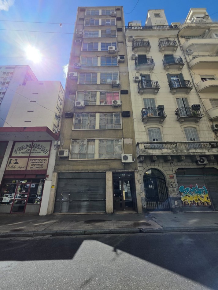 TRIBUNALES Oficina en venta semipiso al frente