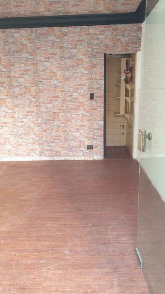 Magnifico local mts.Av De los Incas y Av. Triunvirato subte B Foco Comercial