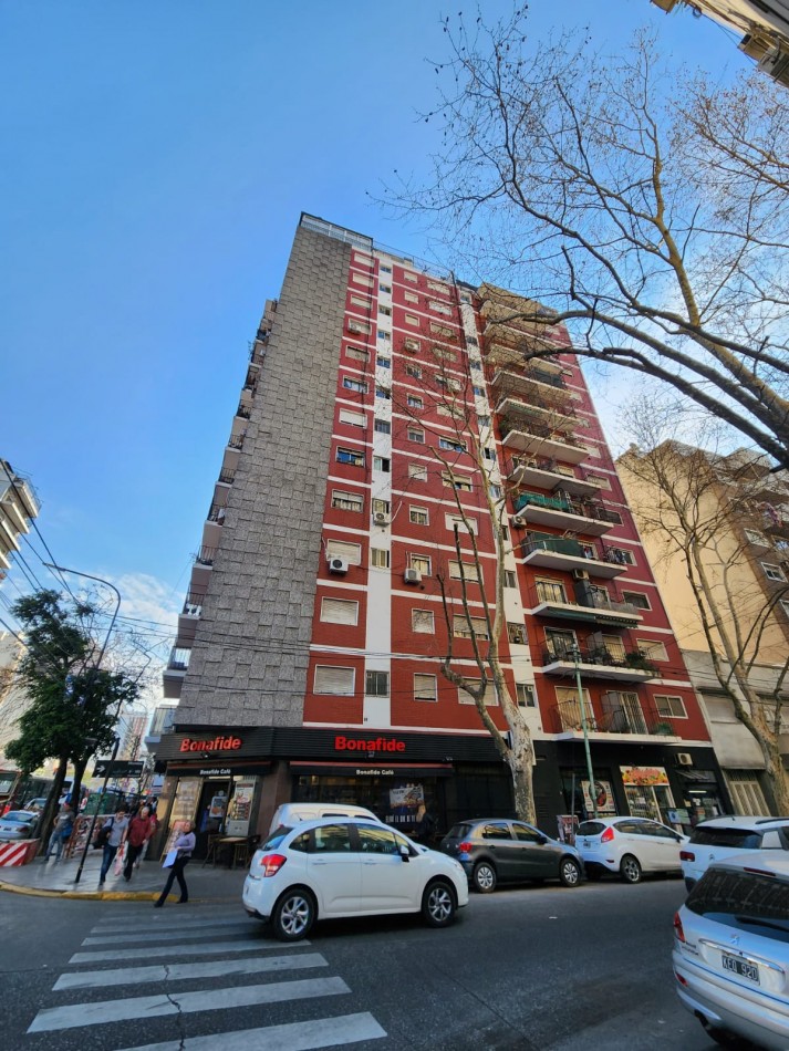 2 ambientes al frente con balcon gran recepcion cocina lavadero