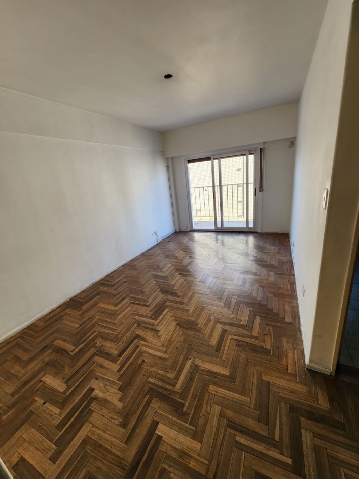 2 ambientes al frente con balcon gran recepcion cocina lavadero