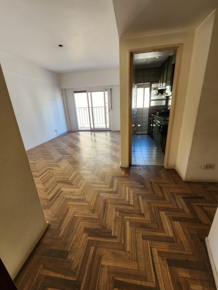 2 ambientes al frente con balcon gran recepcion cocina lavadero